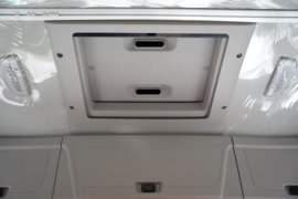 电凤凰&nbsp;电动牵引车驾驶室图片