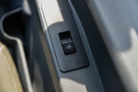 重汽HOWO轻卡底盘&nbsp;爆破器材运输车驾驶室图片