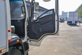 重汽HOWO轻卡底盘&nbsp;爆破器材运输车驾驶室图片