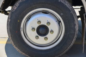 ������Խ��X7 ������ 1.6L 105���� CNG 3.685�׵�����ʽС��ͼƬ