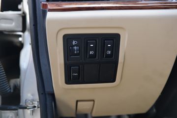 ������Խ��X7 ������ 1.6L 105���� CNG 3.685�׵�����ʽС��ͼƬ