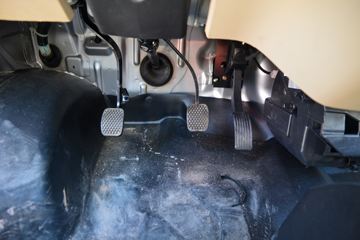 ������Խ��X7 ������ 1.6L 105���� CNG 3.685�׵�����ʽС��ͼƬ