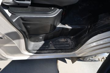 ������Խ��X7 ������ 1.6L 105���� CNG 3.685�׵�����ʽС��ͼƬ