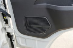 福田奥铃M卡 142马力 4X2 易燃液体厢式运输车(楚飞牌)