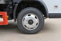 福田奥铃M卡 142马力 4X2 易燃液体厢式运输车(楚飞牌)