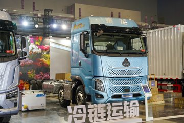 东风柳汽乘龙H7pro 400马力 6X2  AMT自动档 9.6米冷藏车