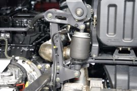 乘龙H7pro&nbsp;冷藏车底盘图片