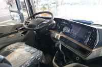 东风柳汽 乘龙H5V 加长版 6.9L柴油 350马力 4X2 法士特10档 6.8米仓栅式载货车