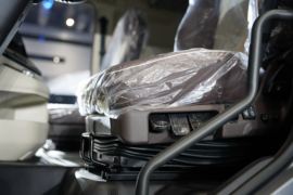 乘龙HK&nbsp;牵引车驾驶室                                               图片