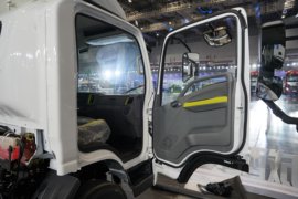 乘龙L2V&nbsp;电动载货车驾驶室图片