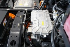 东风柳汽乘龙L2V 标载版 气刹 4.165米单排插电式增程混合动力厢式轻卡 盟固利14.01kWh