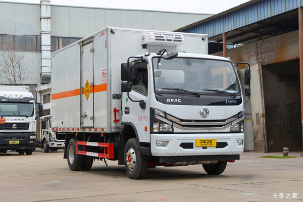 东风多利卡D6 140马力 4X2 4.1米氧化性物品厢式运输车(楚飞牌)