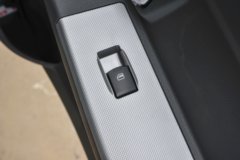 东风多利卡D6 140马力 4X2 4.1米氧化性物品厢式运输车(楚飞牌)