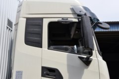 东风天锦KR 260马力 6X2 9.6米易燃液体厢式运输车(楚飞牌)