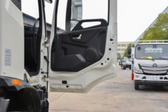 东风天锦KR 260马力 6X2 9.6米易燃液体厢式运输车(楚飞牌)