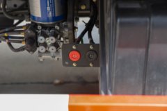 东风天锦KR 260马力 6X2 9.6米易燃液体厢式运输车(楚飞牌)