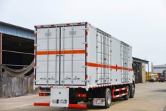 东风天锦KR 260马力 6X2 9.6米易燃液体厢式运输车(楚飞牌)