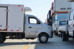 长安跨越王X1 122马力 4X2 汽油 2.96米冷藏车(新外观)
