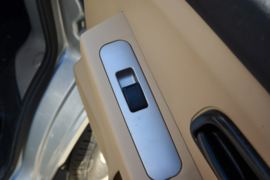 跨越王X1&nbsp;冷藏车驾驶室图片