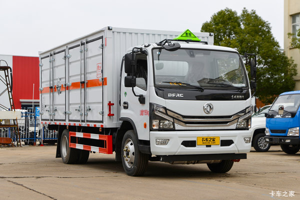 东风多利卡D7 165马力 4X2 5.15米腐蚀性物品厢式运输车(楚飞牌)