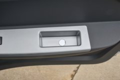 东风多利卡D7 165马力 4X2 5.15米腐蚀性物品厢式运输车(楚飞牌)