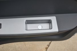 东风多利卡底盘&nbsp;爆破器材运输车驾驶室图片