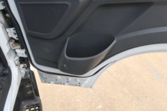 东风多利卡D7 165马力 4X2 5.15米腐蚀性物品厢式运输车(楚飞牌)