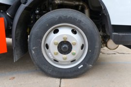 东风多利卡底盘&nbsp;爆破器材运输车底盘图片