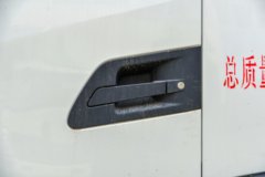 东风天锦KR 210马力 4X2 6.8米易燃液体厢式运输车(楚飞牌)