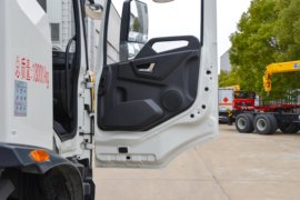 东风商用车底盘&nbsp;爆破器材运输车驾驶室图片