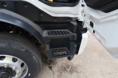 东风天锦KR 210马力 4X2 6.8米易燃液体厢式运输车(楚飞牌)