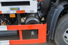 东风天锦KR 210马力 4X2 6.8米易燃液体厢式运输车(楚飞牌)