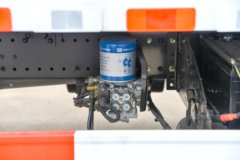 东风天锦KR 210马力 4X2 6.8米易燃液体厢式运输车(楚飞牌)