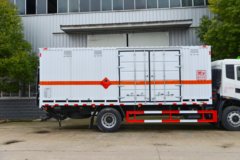 东风天锦KR 210马力 4X2 6.8米易燃液体厢式运输车(楚飞牌)