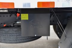 东风天锦KR 210马力 4X2 6.8米易燃液体厢式运输车(楚飞牌)
