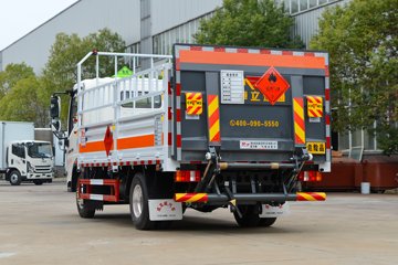 重汽HOWO轻卡底盘&nbsp;爆破器材运输车外观图片