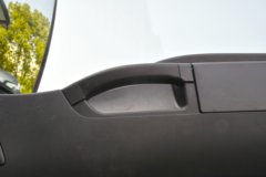 中国重汽汕德卡C5H 350马力 8X4 9.6米易燃液体厢式运输车(楚飞牌) 中国重汽汕德卡C5H 350马力 8X4 9.6米易燃液体厢式运输车(楚飞牌)