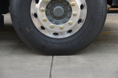 中国重汽汕德卡C5H 350马力 8X4 9.6米易燃液体厢式运输车(楚飞牌) 中国重汽汕德卡C5H 350马力 8X4 9.6米易燃液体厢式运输车(楚飞牌)