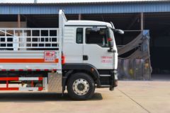 中国重汽 汕德卡C5H 250马力 4X2 6.8米气瓶运输车(楚飞牌)