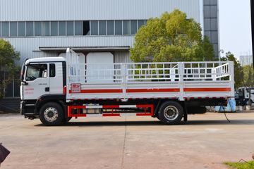 重汽汕德卡底盘&nbsp;爆破器材运输车外观图片