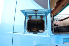 欧曼银河9 14.5L柴油 680马力 6X4 采埃孚12档 AMT自动档 牵引车