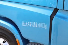 欧曼银河9 14.5L柴油 680马力 6X4 采埃孚12档 AMT自动档 牵引车