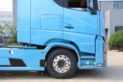 欧曼银河9 14.5L柴油 680马力 6X4 采埃孚12档 AMT自动档 牵引车