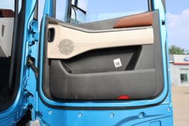 银河9&nbsp;牵引车驾驶室                                               图片