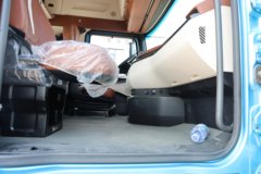 欧曼银河9 14.5L柴油 680马力 6X4 采埃孚12档 AMT自动档 牵引车