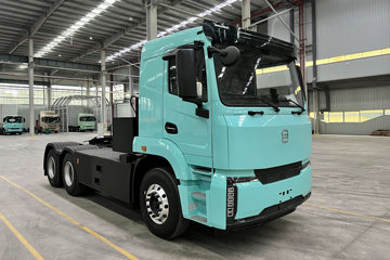 零一汽车 小满422N 标载版 6X4 纯电动牵引车 宁德时代422.87kWh