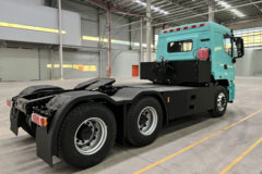 零一汽车 小满422N 标载版 6X4 纯电动牵引车 宁德时代422.87kWh