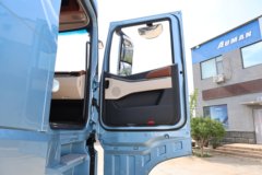 欧曼银河9 14.5L LNG 630马力 6X4 采埃孚12档 AMT自动档 牵引车