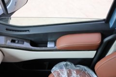 欧曼银河9 14.5L LNG 630马力 6X4 采埃孚12档 AMT自动档 牵引车