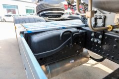 欧曼银河9 14.5L LNG 630马力 6X4 采埃孚12档 AMT自动档 牵引车